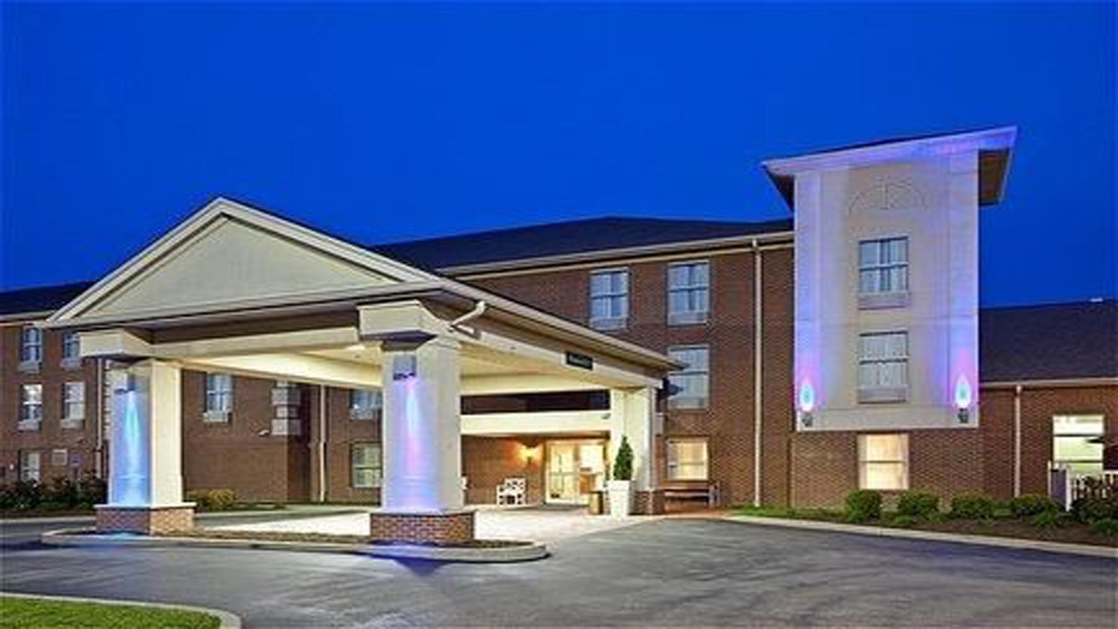 Holiday Inn Express Fairfield, An Ihg Hotel Exterior photo